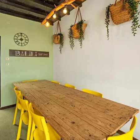 Pensión Balili Surf House 2*