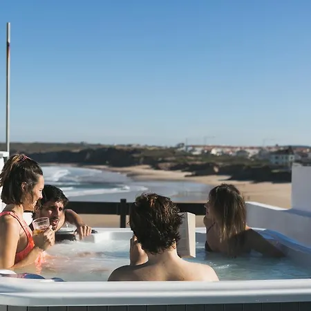 Balili Surf House Pensión Baleal